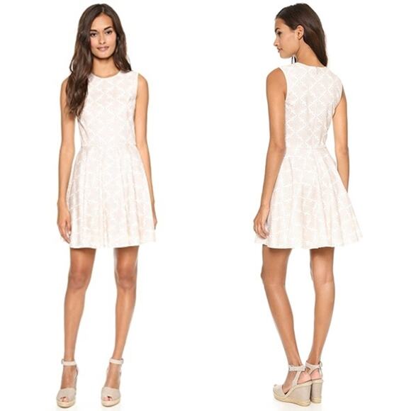 Diane Von Furstenberg 2 White Cream Jeannie Fit and Flare Dress Henna Sleeveless - Picture 10 of 10